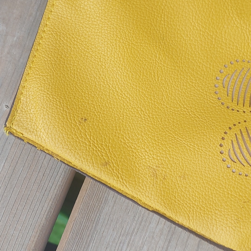 Vegan leather tote - Picture 4 of 8
